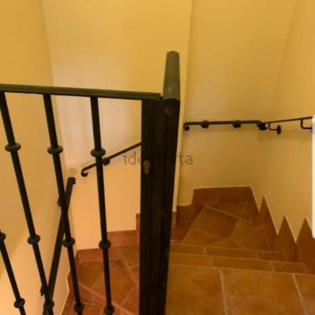 Apartamentos Turísticos El Rincón del Sanabrés - Escalera