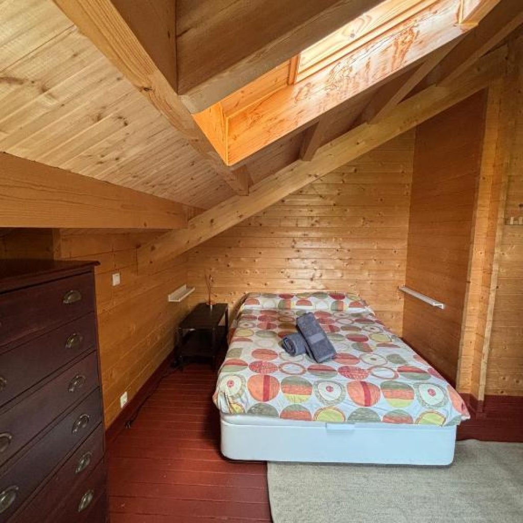 Casa rural La Huerta - Dormitorio con cama doble