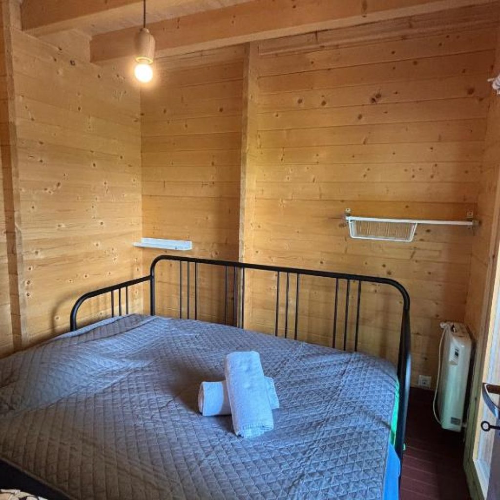 Casa rural La Huerta - Dormitorio con cama doble