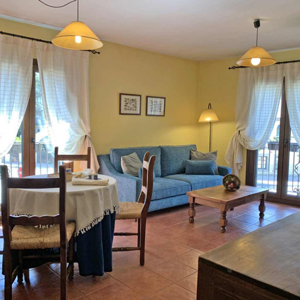 Apartamentos rurales Valle de El Paular - 2px -Aguilón - Salón