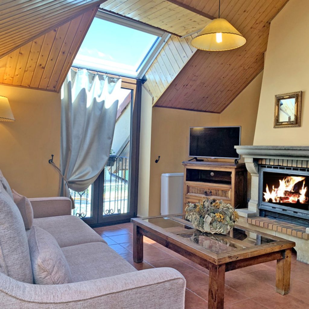 Apartamentos rurales Valle de El Paular - 2px -Calderuelas - Salón