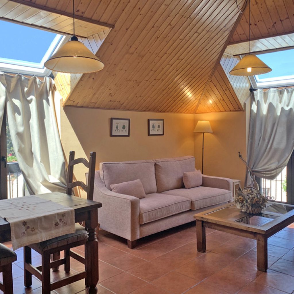 Apartamentos rurales Valle de El Paular - 2px -Calderuelas - Salón