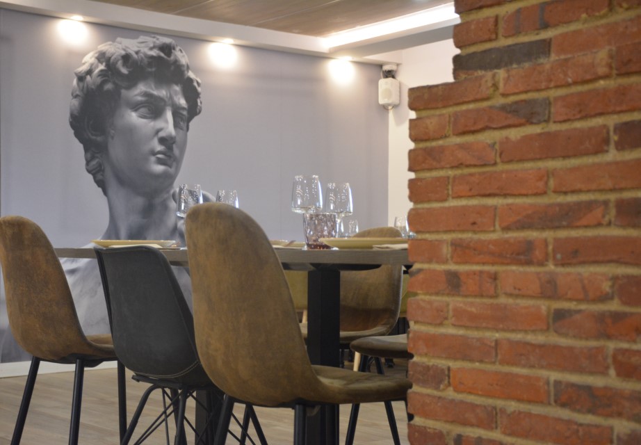 Fachada del Restaurante Cachivache en Rascafría