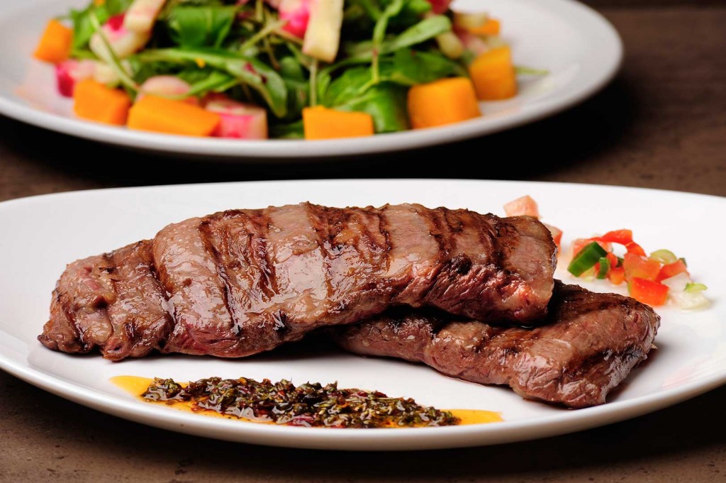 Asador La Abuela — plato carne a la parrilla (Ayto)